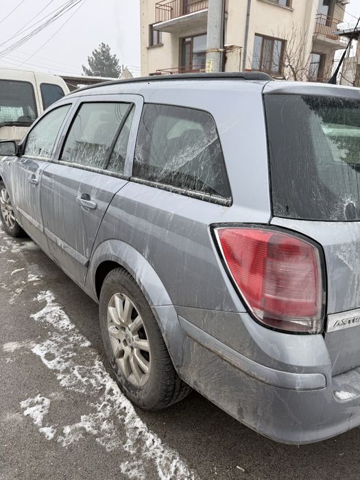 Opel Astra H комби 1.7cdti части БЕЗ РЪЖДА