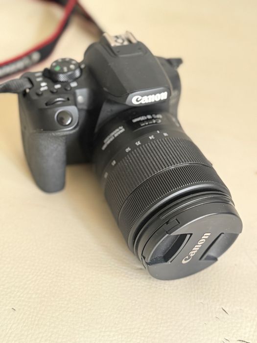 Canon EOS 850D EF 18 - 135 IS STM