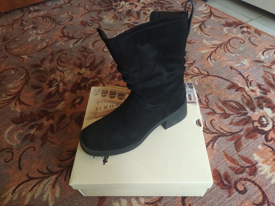 Продам обувь 39 отличное состояние