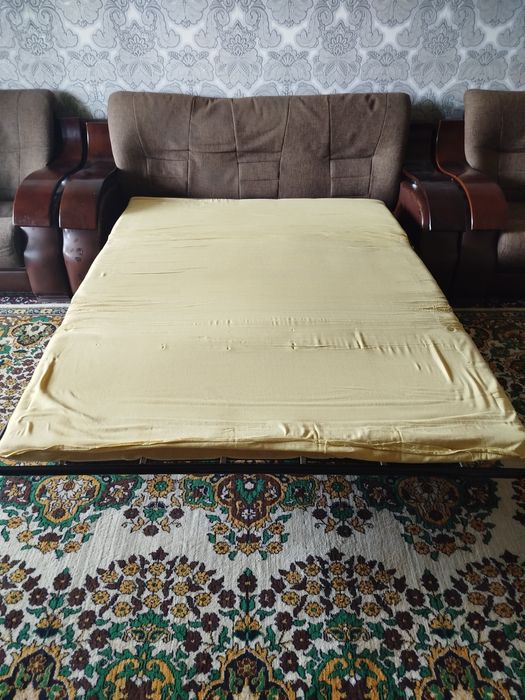 Раскладной диван + 2 кресла