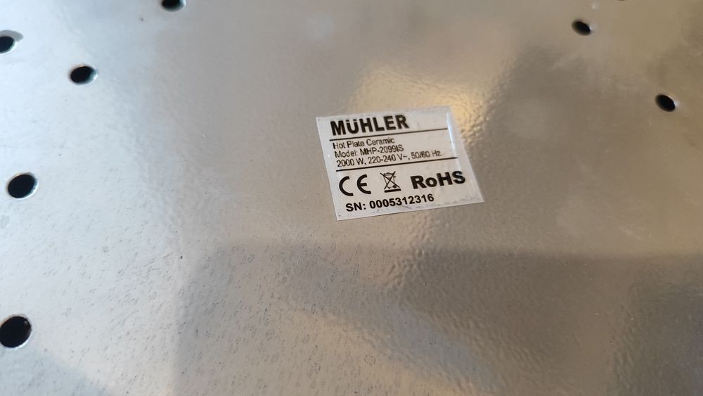Керамичен котлон Muhler MHP-2099IS, 2000 W - работещ.