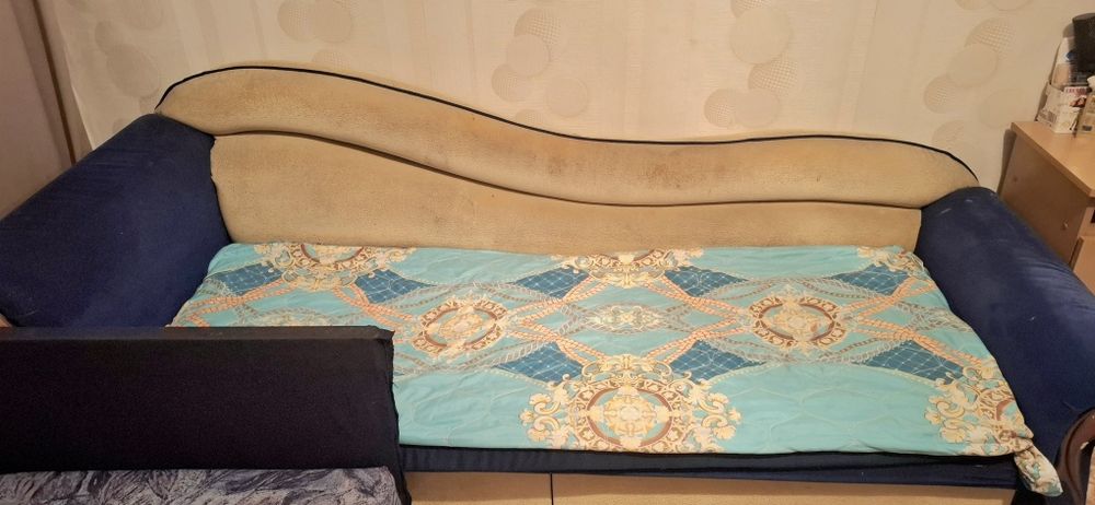 Отдам даром диван