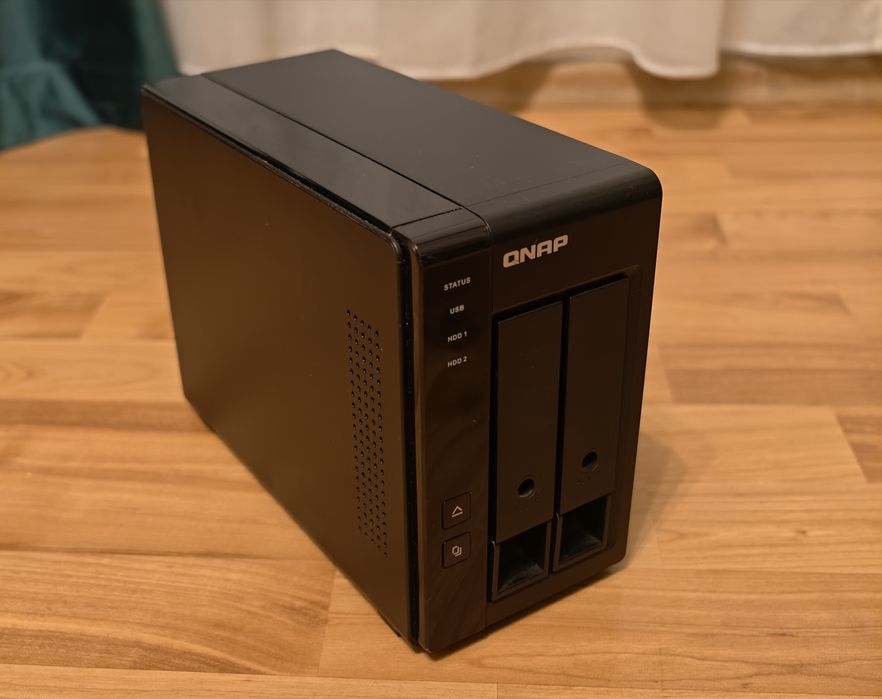 Direct Attached Storage QNAP TR-002