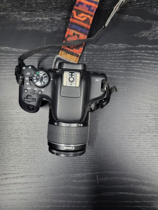 vând Canon EOS 750D