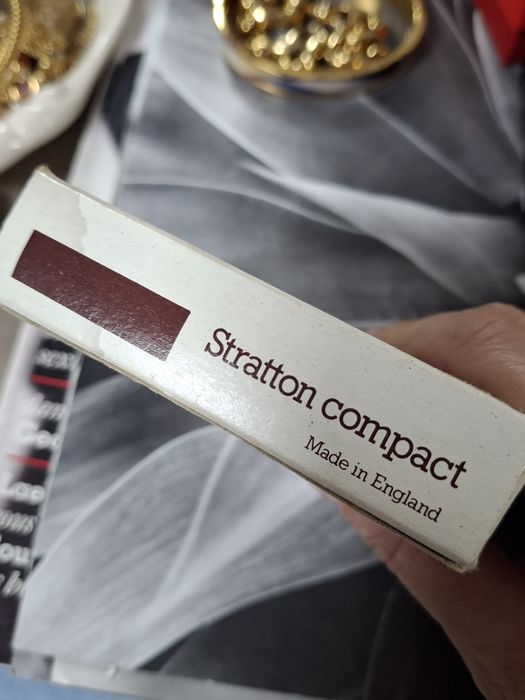 Пудриера Stratton London, антик