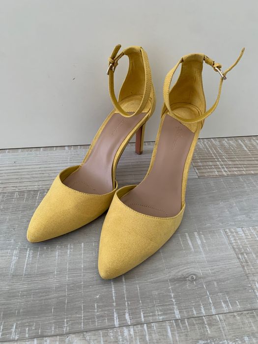 Pantofi cu toc si bareta glezna Stradivarius, mustar, 39