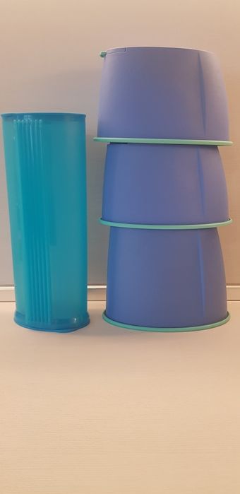 4 контейнера Tupperware