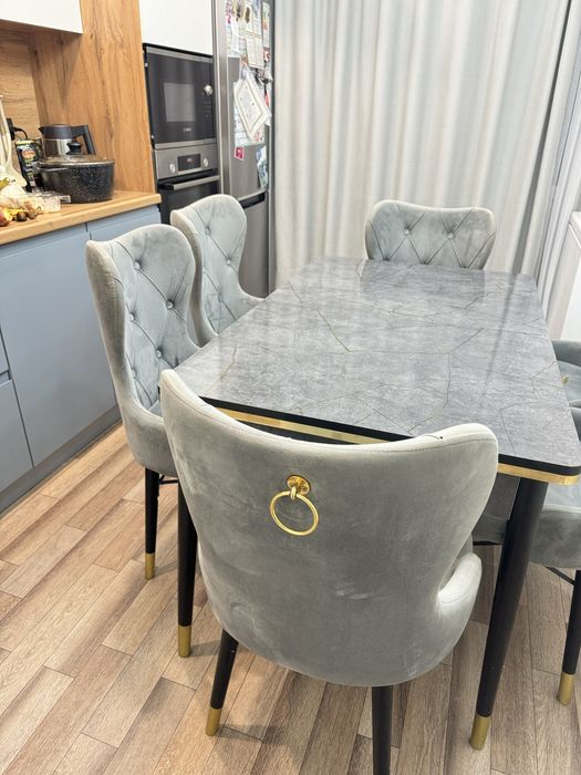 Продам стол со стульями