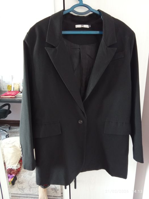 Kastyum pidjak ayolaniki