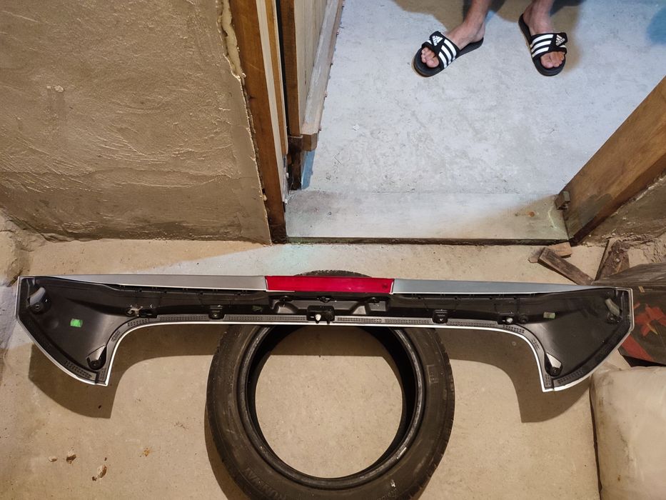 Спойлер за Форд фиеста сив