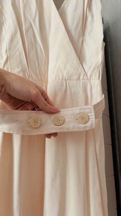 Платье с V- вырезом