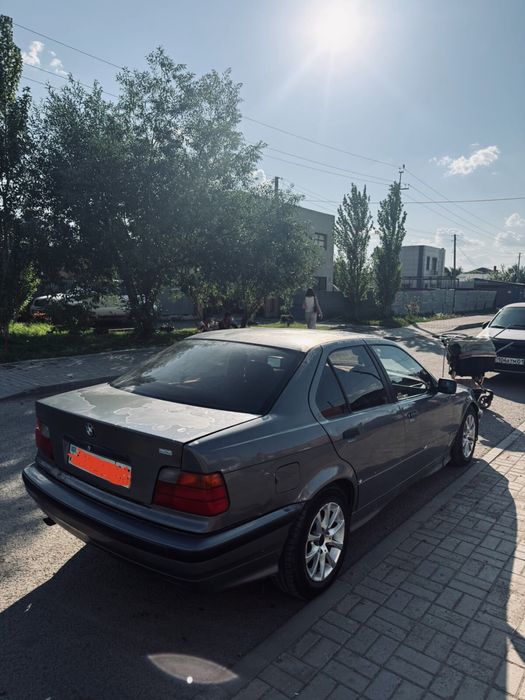 Bmw E36 , 1.6 (обьем)