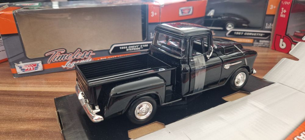 Macheta 1955 chevrolet chevy 5100 stepside pickup 1/24 Motor Max Time