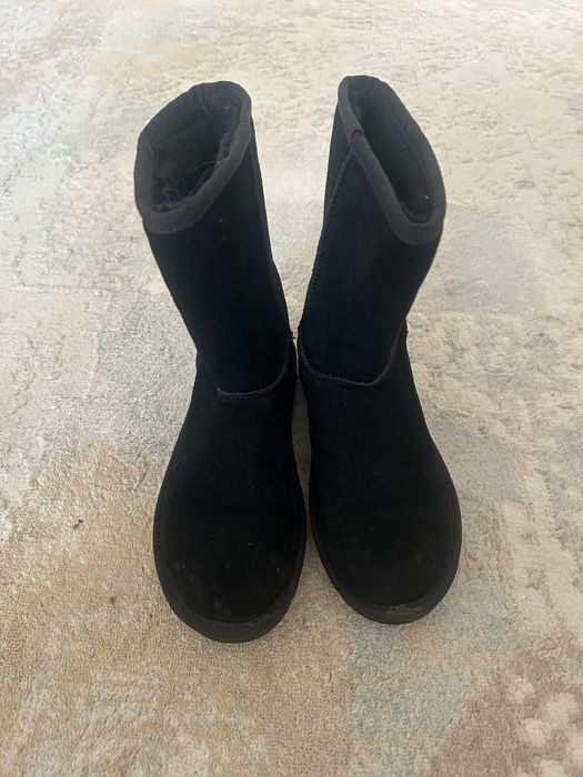 Угги 38 размер, 3000 тг.