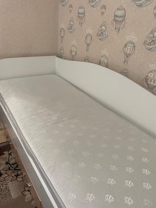 Продам односпальную кровать