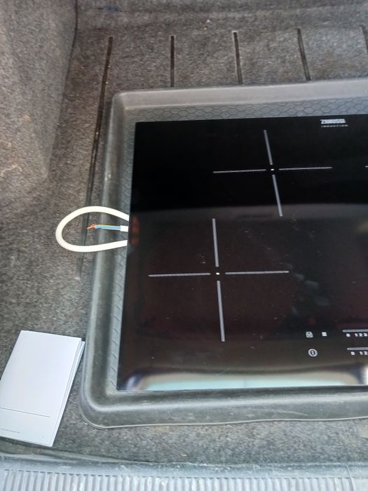 Индукционен плот с 4 зони