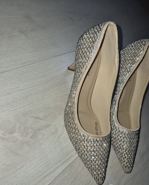 Туфли со стразами