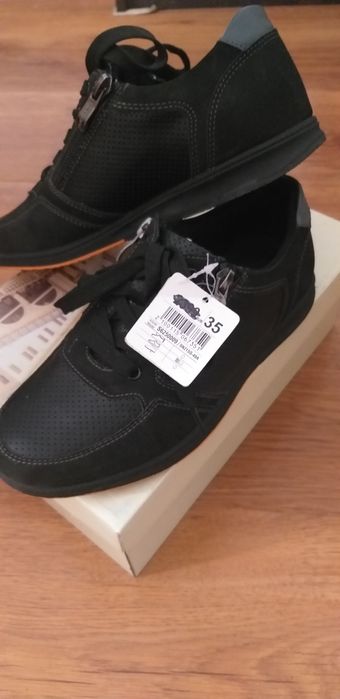 Ботинки на мальчика продам