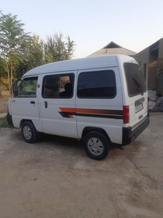 Damas moshinasi sotiladi