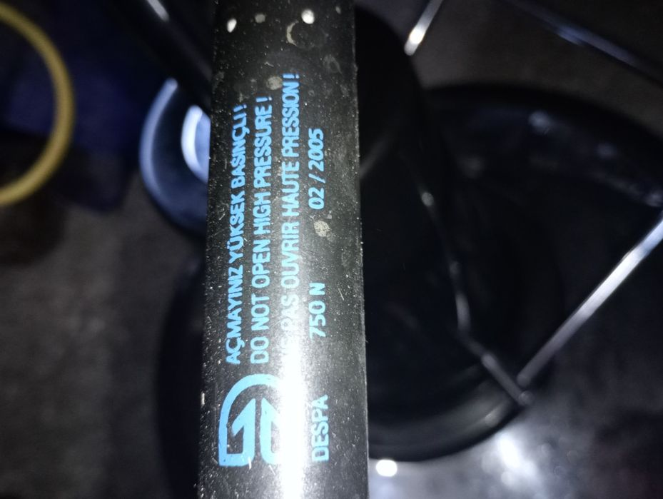 2 Броя Бръснарски столове