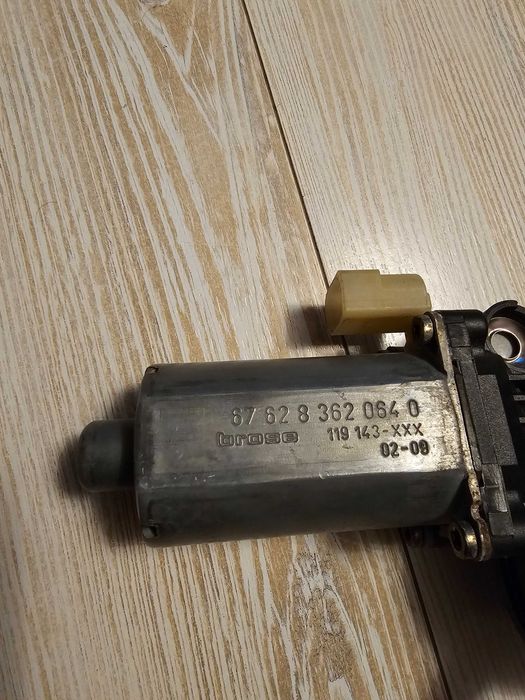 ПОДАРЯВАМ Електромотор за стъклоповдигач BMW e46