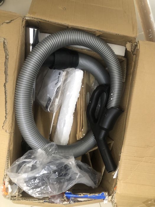 Пылесос Vitek -1898