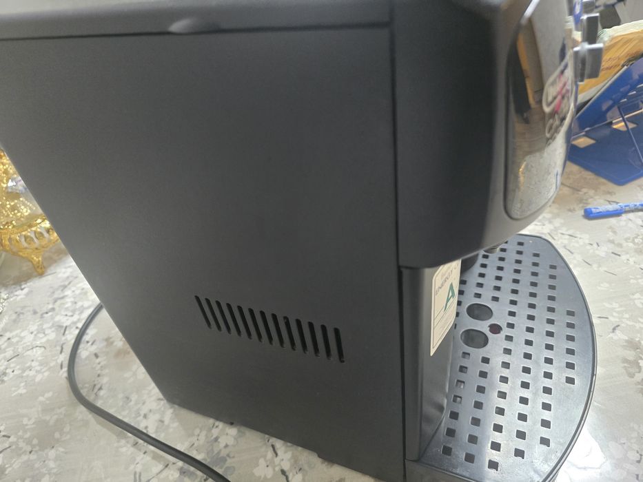Продам кофе машину Delonghi