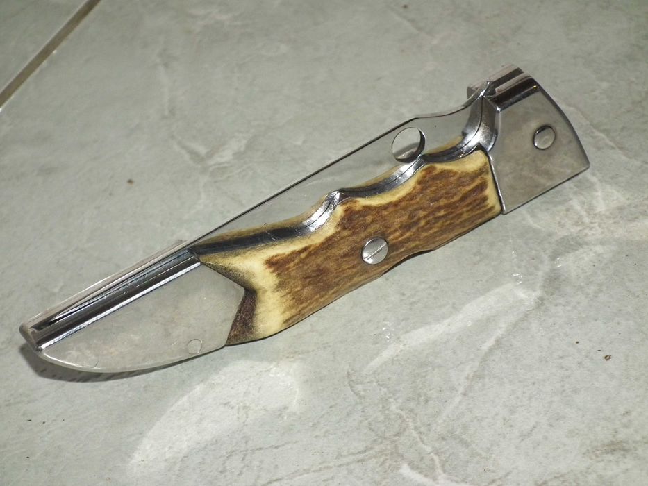 Briceag maghiar masiv unicat handmade cu plásele din corn mester anonim NOS