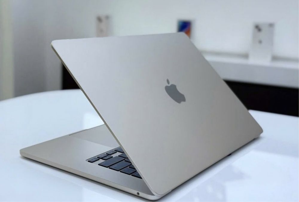 13” MacBook Air 2023 • procesor M2 • ca NOU • 96% Bateria