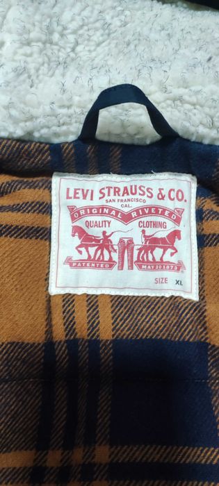 Продам зимние куртку