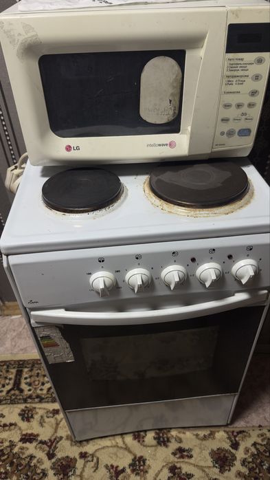 Продам газ плиту спочно