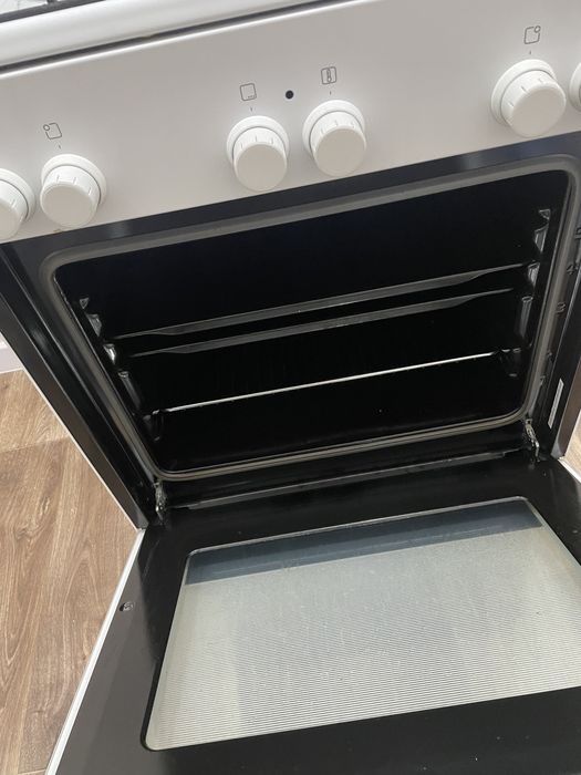 Продам газ плиту