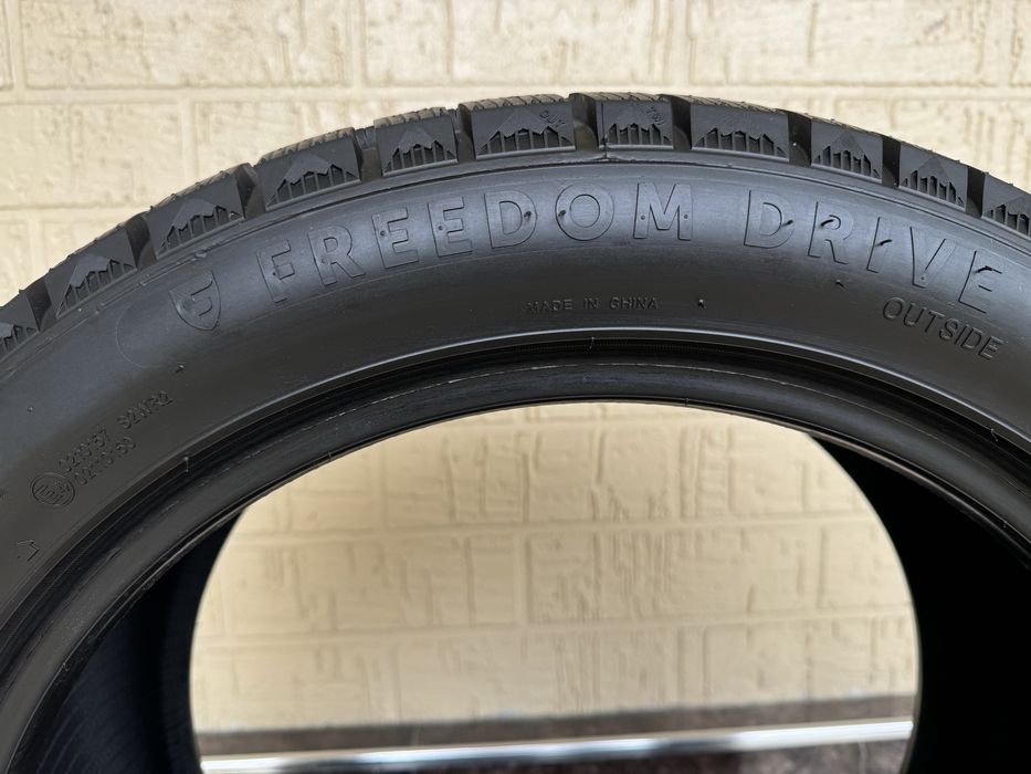 Зимний шины  245/45/18