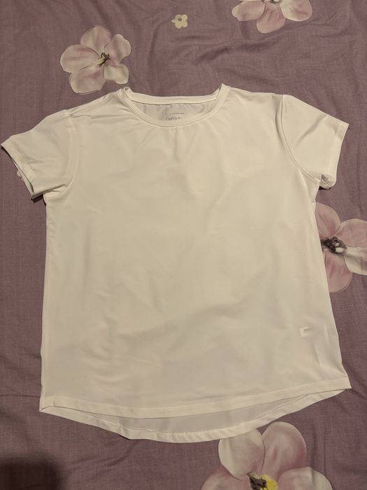 Белая Спортивная Футболка