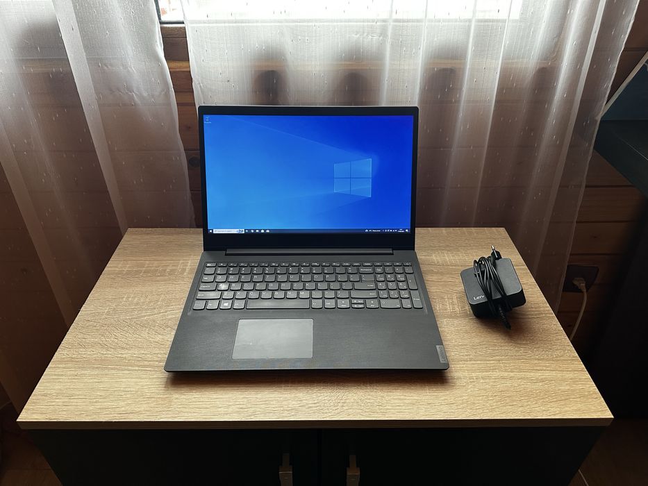 Laptop Lenovo V15-IIL Intel core I5-1035G1,NEGOCIABIL!!