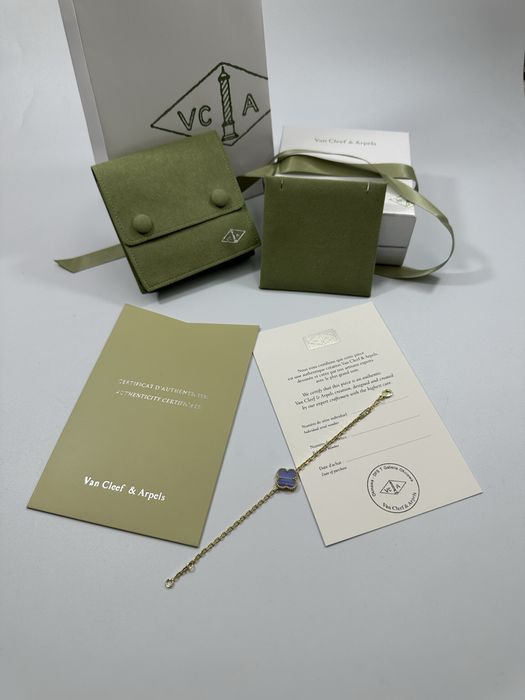 Brățară Van Cleef & Arpels Gold 750 Chalcedony