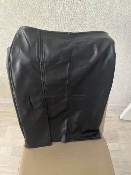 Продам кожаную юбку р 42