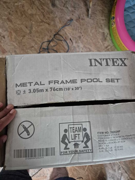 Piscina 305x76, cu filtru și copertina