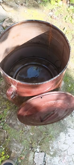 Ghitcan model vechi ca nou cu capac .