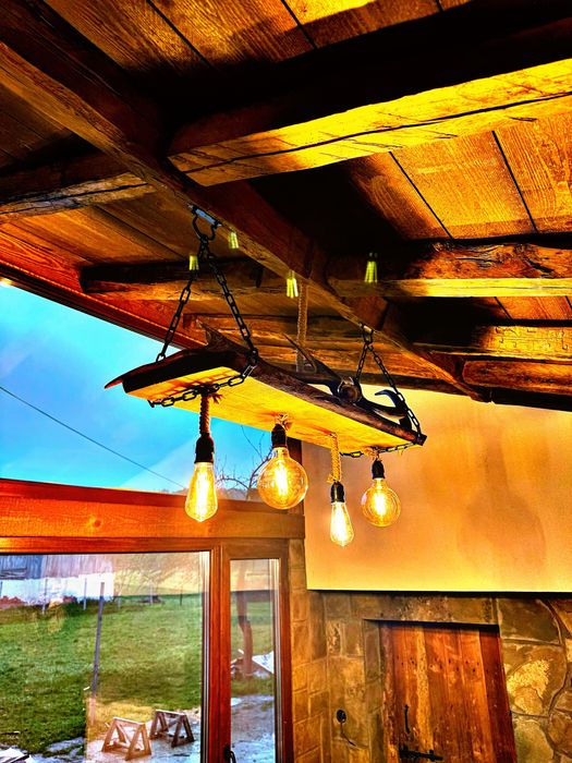 Дървен полилей с истински еленски рога