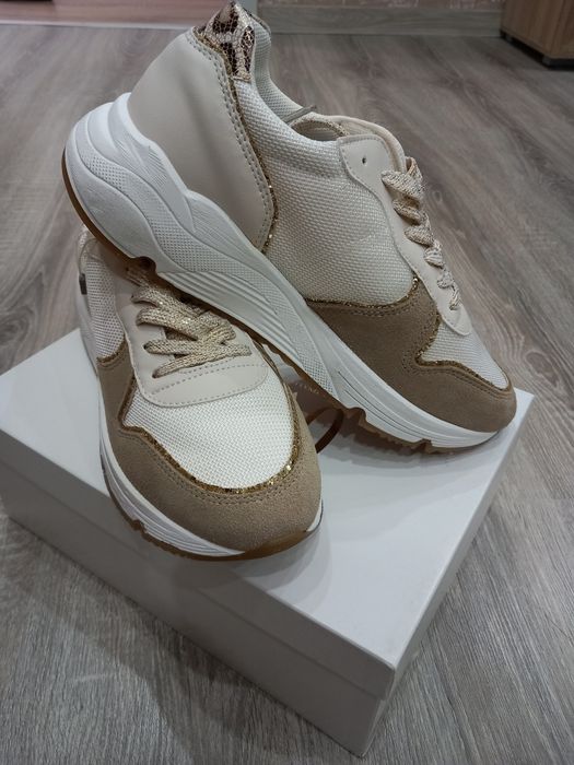 Дамски обувки/маратонки