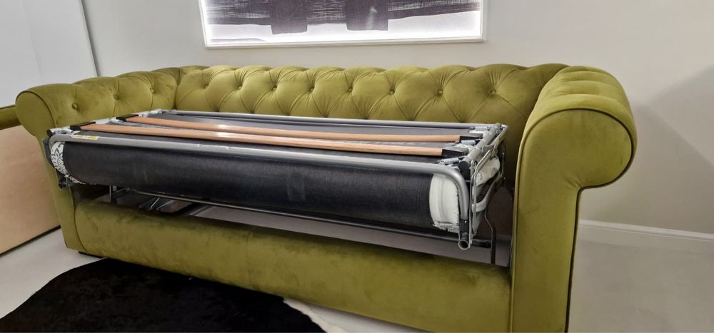 Canapea chesterfield