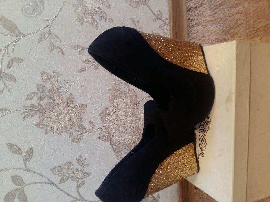 СРОЧНО! Продам туфли 36-37 размер