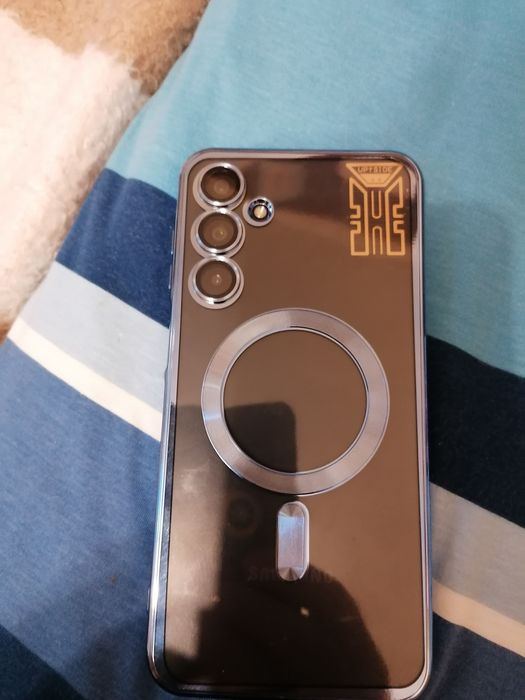 Vînd 2 ceasuri noi și 3 telefoane mobile