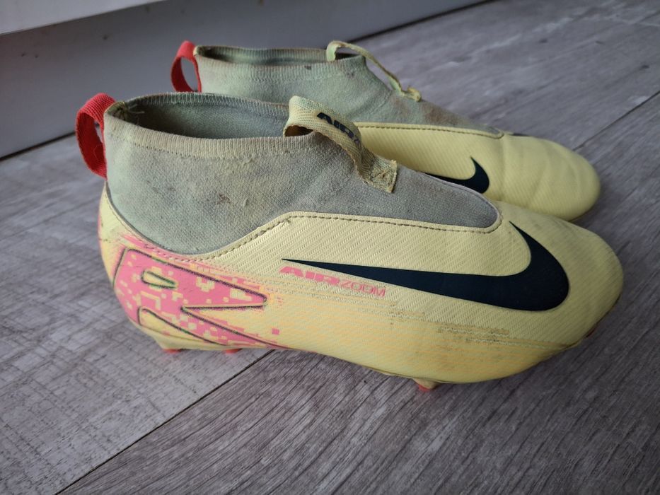 Бутонки Nike и Adidas