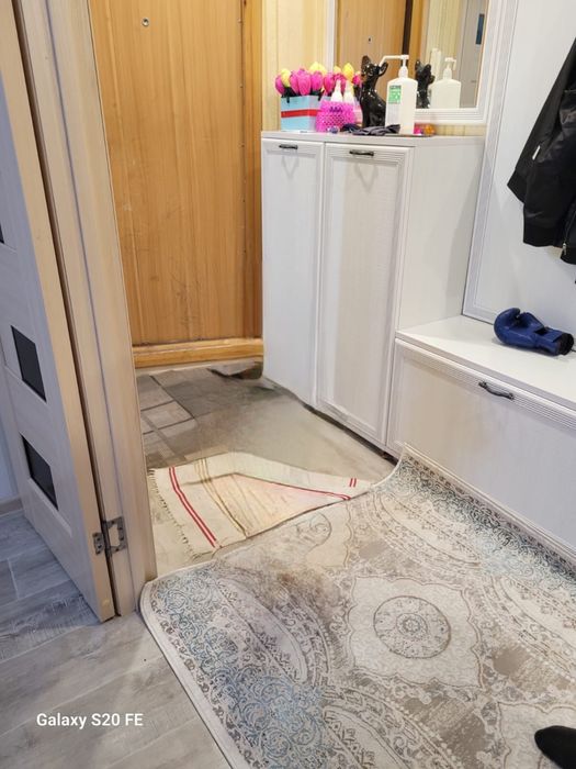 Продам белую прихожку