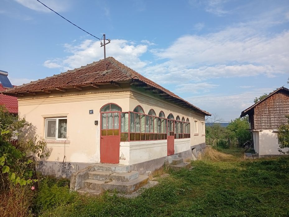 Casă    de vînzare