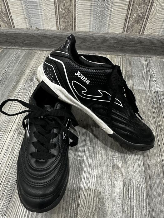 Бутсы футбольные