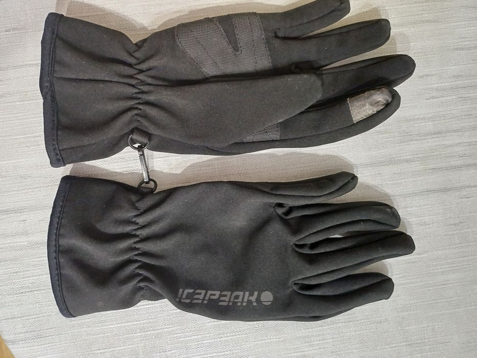 Ръкавици,очила/маска и насочени за ски или сноуборд