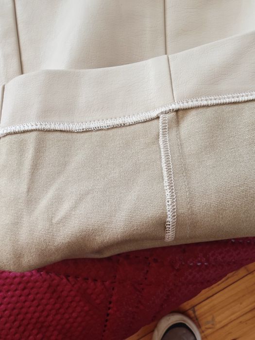 Дамски бежов кожен панталон